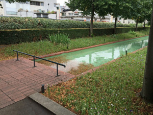 La Promenade Planteé  pools and hedges; linear design